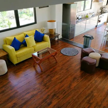 Casa Zoe 阿罗纳
